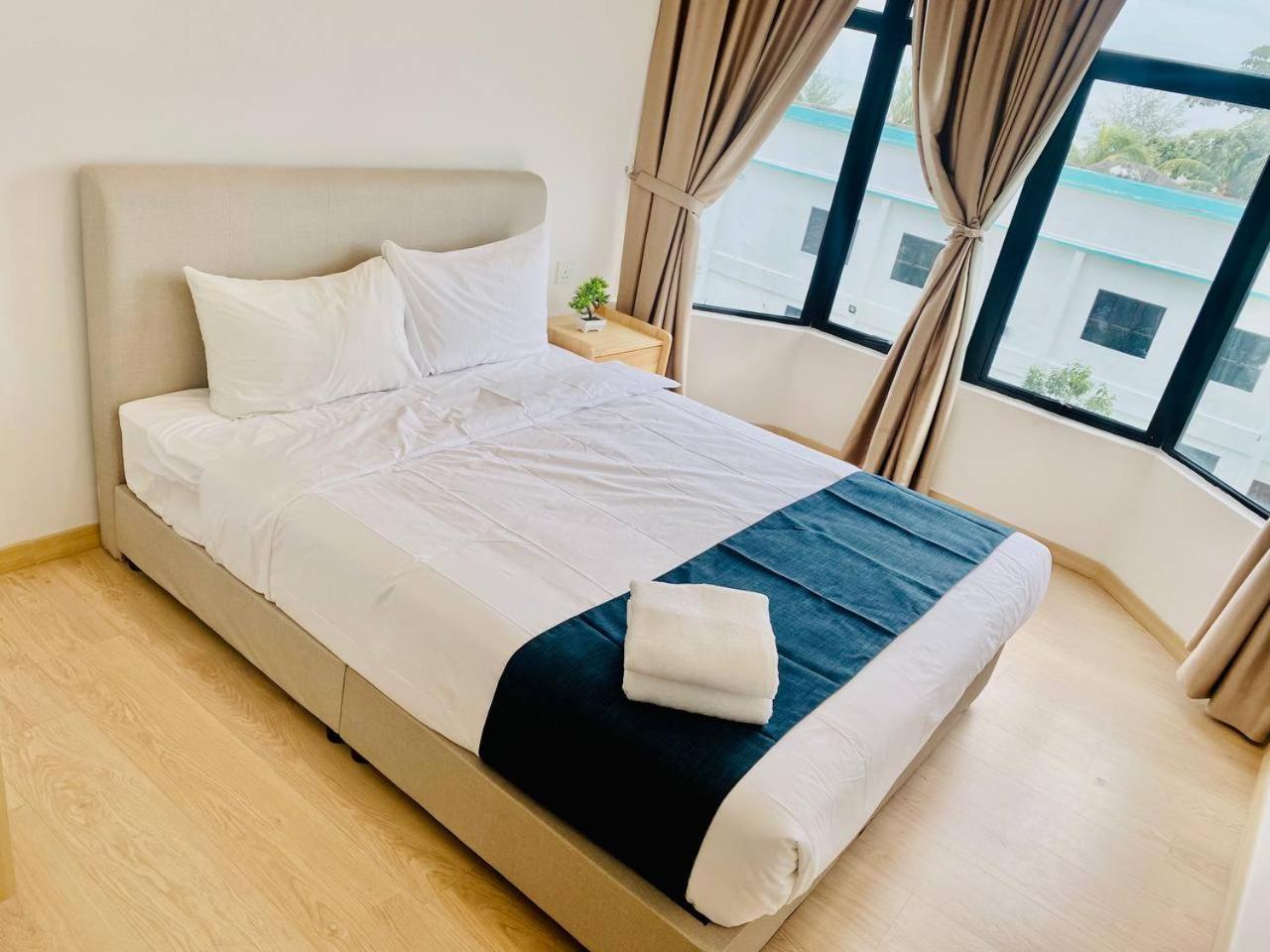 Mutiara Melaka Beach Resort By Glex Tangga Batu Eksteriør bilde